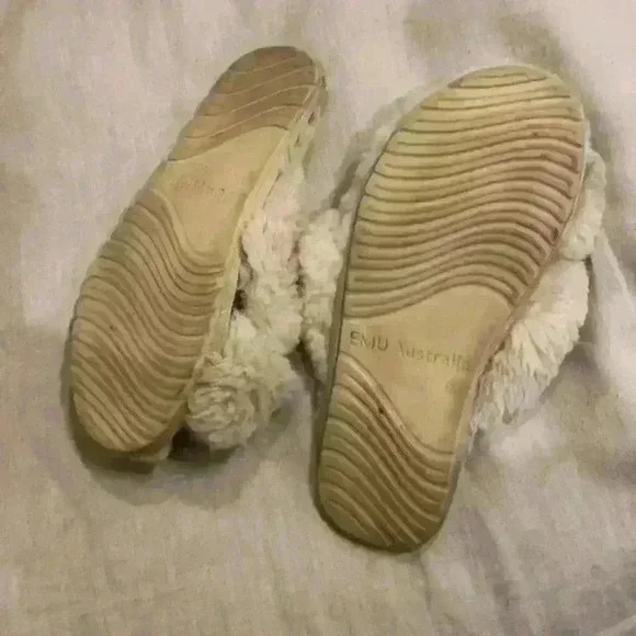 Emu Australia slippers size 7 - Picture 4 of 7